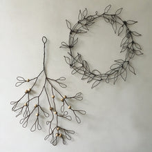 Wire wreath