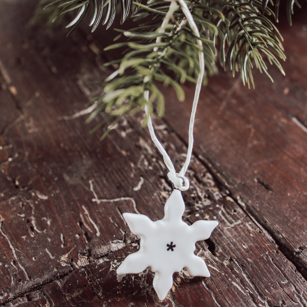 Porcelain Hanger-Small Snowflake